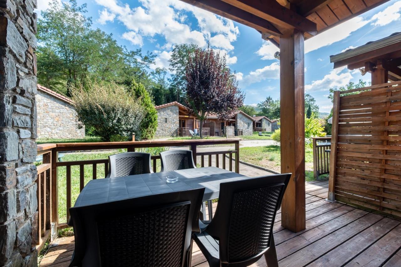 Le Hameau Du Comte De Foix - 11 Chalets En Ariege Mercus-Garrabet Exterior foto